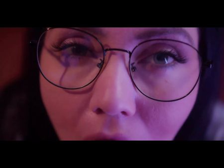 Ultra-kinky Chick Gives Deep Throat Her Paramour