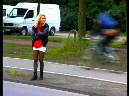 German Street Tart Secretly Filmed In Duisburg - 80s Retro