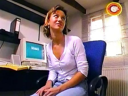 Uber-sexy German Assistant Gargles And Milks Off A Putz In The Office