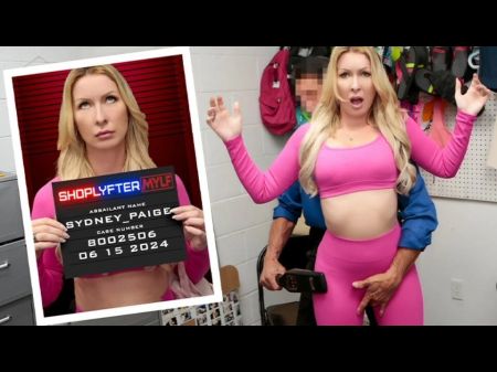 Desperate And Penniless Yoga Lecturer Tries To Shoplift From The Wrong Store - Shoplyfter