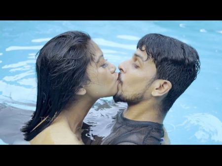 Best Indian Duo Had Hump While Having Fun In The Swimming Pool .
