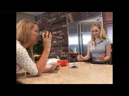 2 Blondes Investigate Each Other