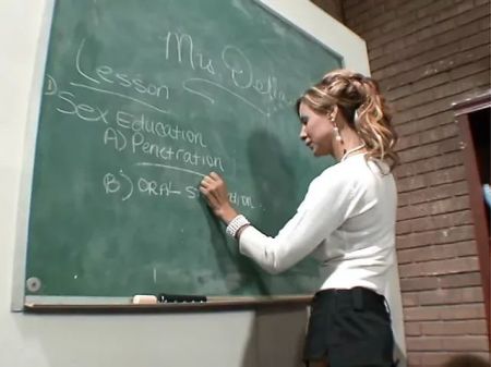 Dirty Mummy Enjoys Giving Head And Gets Slammed On Desk