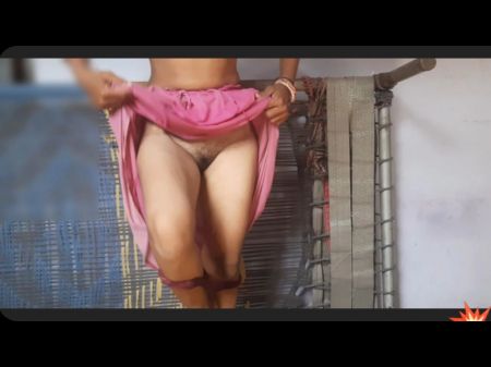 Desi Bhabhi Demonstrated Her Burr And Nipple To Her Brother - In - Law And Went To Take A Bath In The Open Toilet
