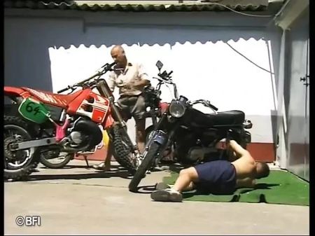Extraordinary Fuck-fest Nail And Urine Outdoor